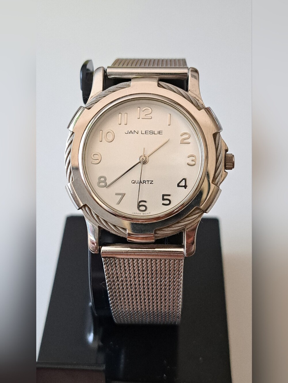 Jan Leslie Quartz Wristwatch Rope-Style Bezel and a Mesh Band